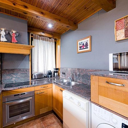הוילה וויאלהה Casa Lola Pirene מראה חיצוני תמונה