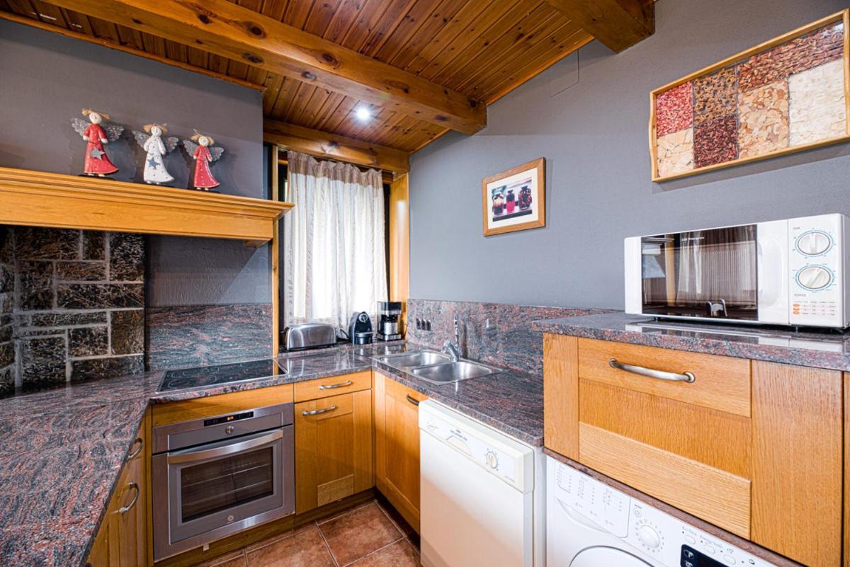 הוילה וויאלהה Casa Lola Pirene מראה חיצוני תמונה