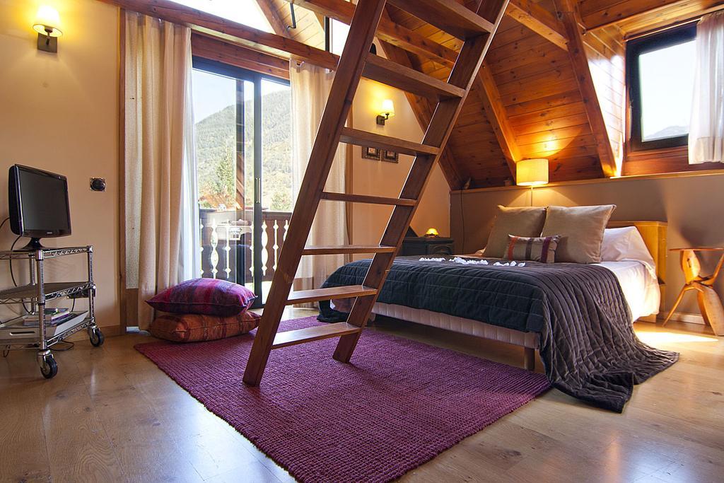 הוילה וויאלהה Casa Lola Pirene חדר תמונה